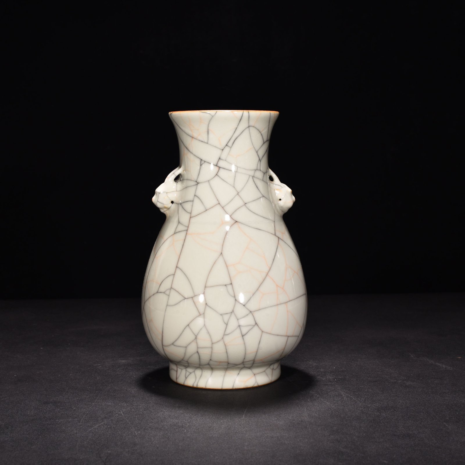 Ming Dynasty Chenghua Ge Kiln animal ear vase