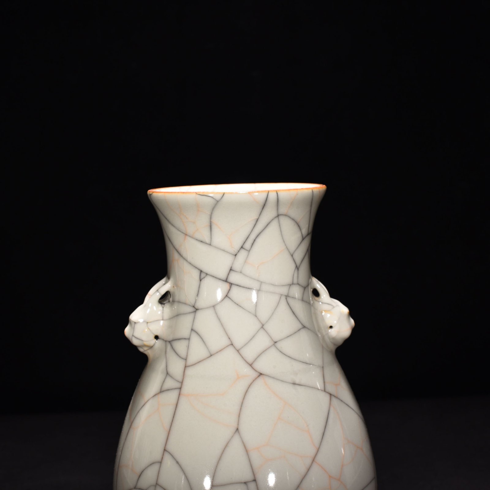 Ming Dynasty Chenghua Ge Kiln animal ear vase