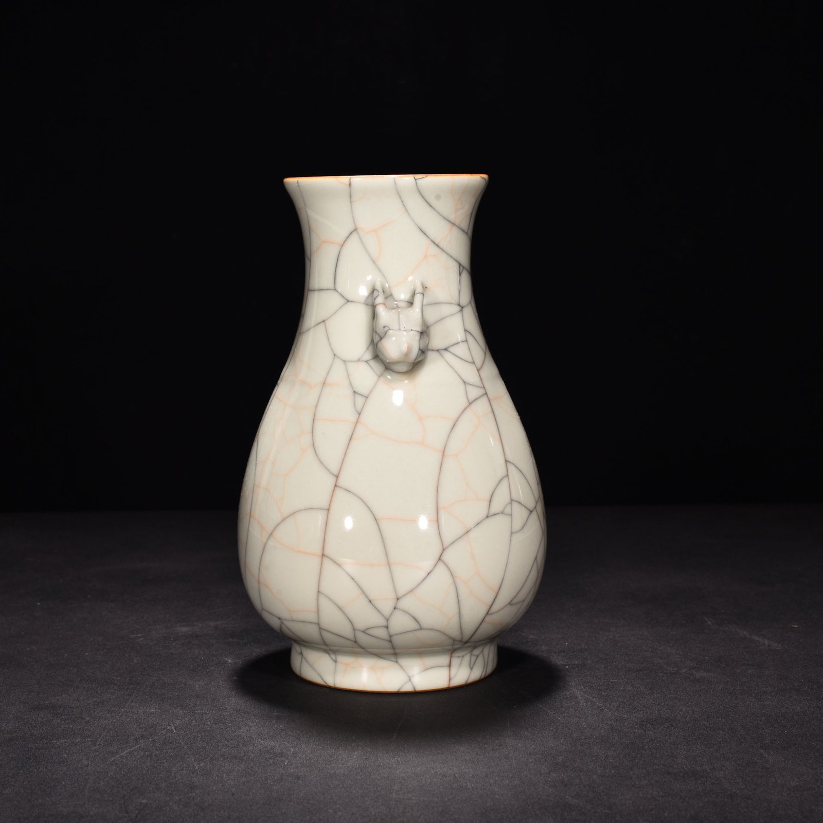 Ming Dynasty Chenghua Ge Kiln animal ear vase