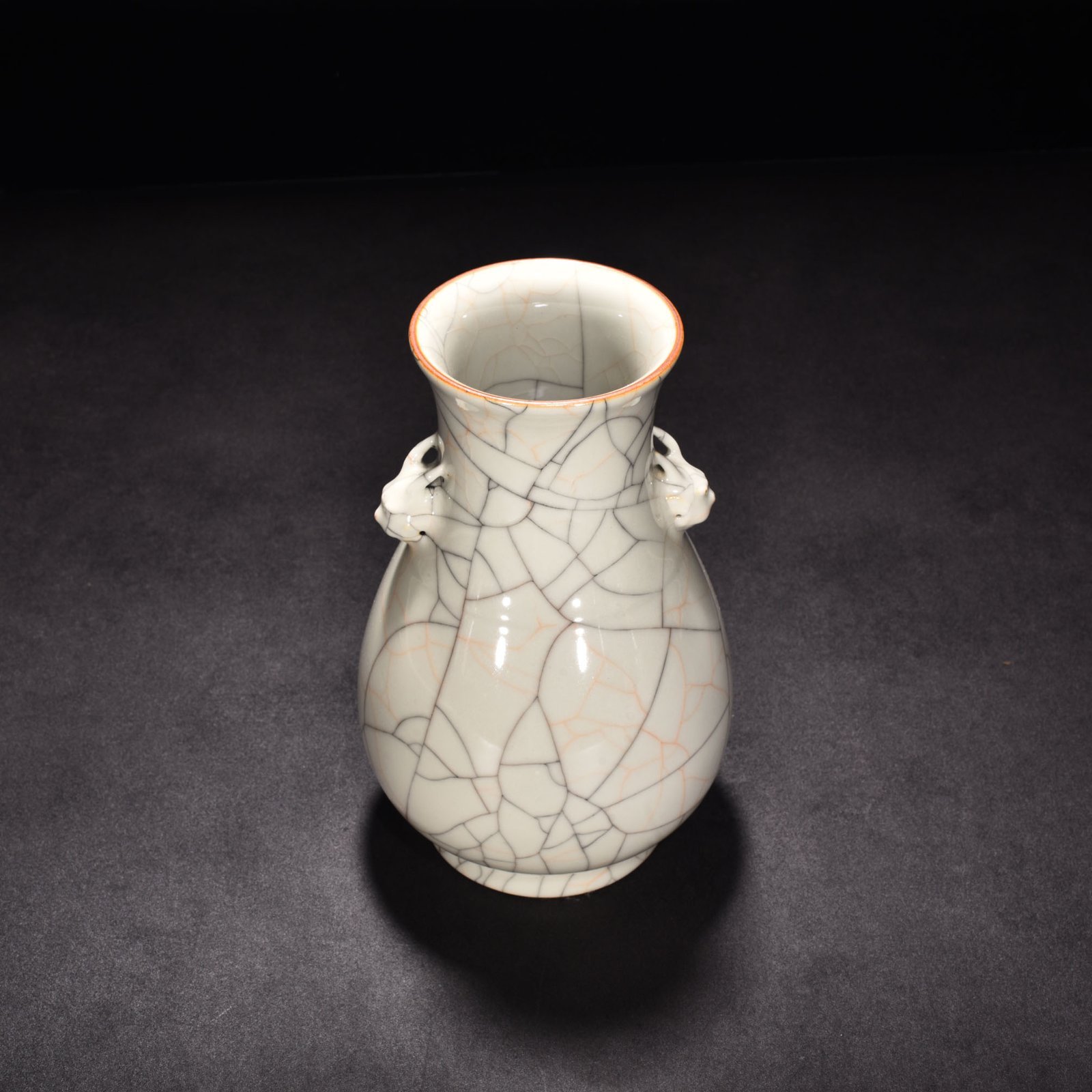 Ming Dynasty Chenghua Ge Kiln animal ear vase