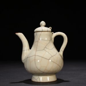 Ming Dynasty Chenghua Ge Kiln pear-shaped pot