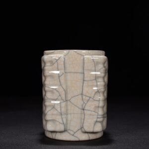 Ming Dynasty Chenghua Ge kiln Cong style vase
