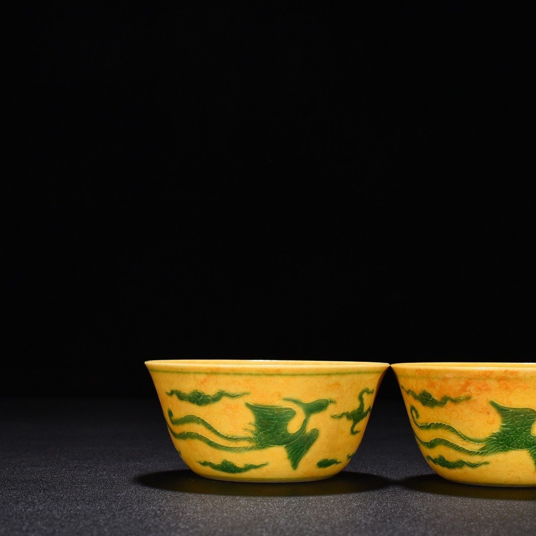 Ming Dynasty Chenghua Jiao yellow glaze green phoenix pattern jar-shaped cup