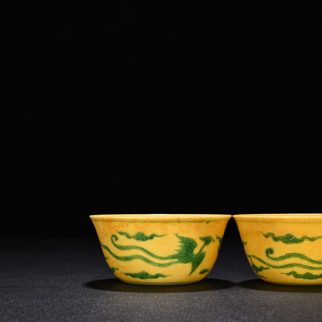 Ming Dynasty Chenghua Jiao yellow glaze green phoenix pattern jar-shaped cup