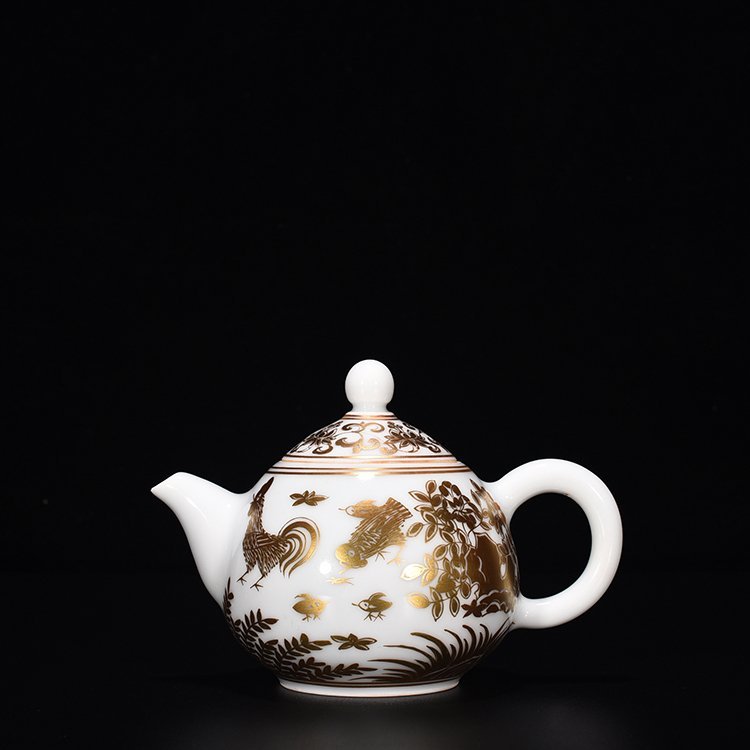 Ming Dynasty Chenghua gold-painted family portrait pot