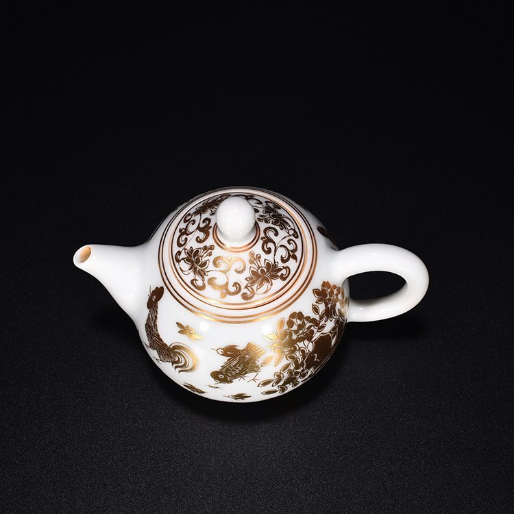 Ming Dynasty Chenghua gold-painted family portrait pot