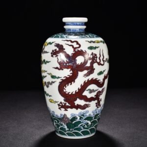 Ming Dynasty Chenghua Dou Cai Yunlong pattern plum vase