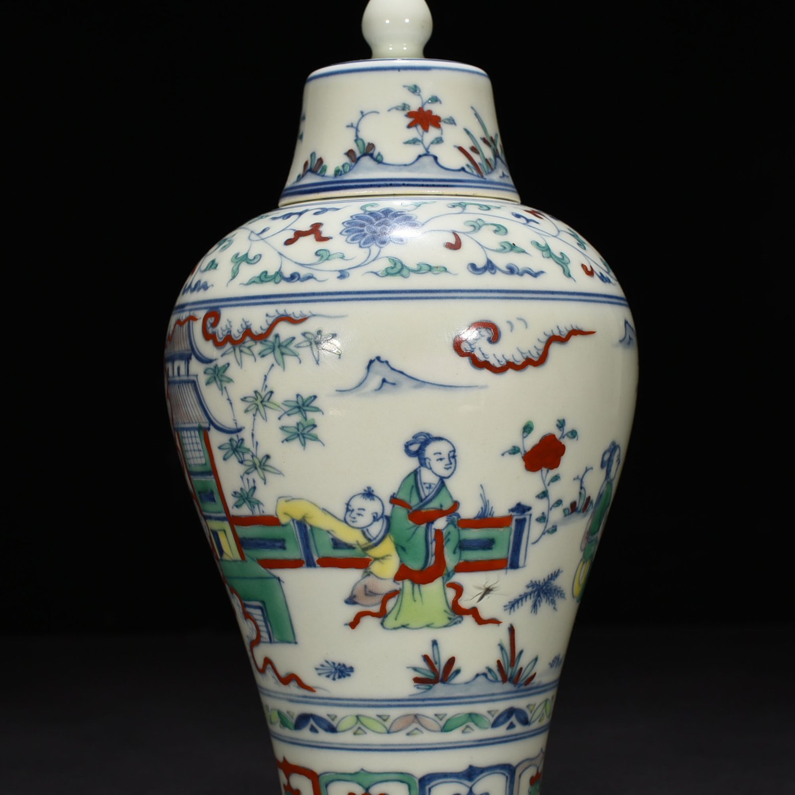 Ming Dynasty Chenghua doucai plum vase with female figures