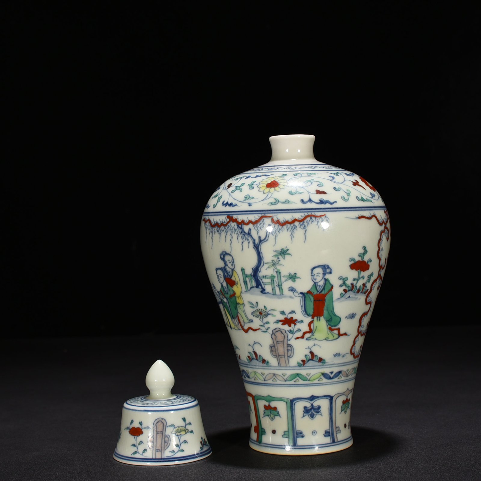 Ming Dynasty Chenghua doucai plum vase with female figures
