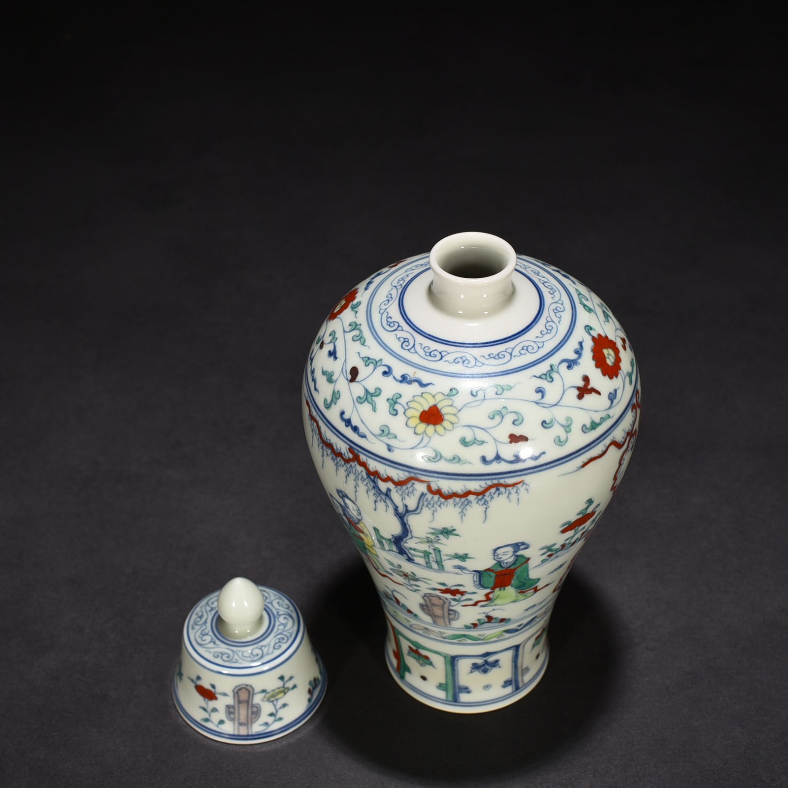 Ming Dynasty Chenghua doucai plum vase with female figures
