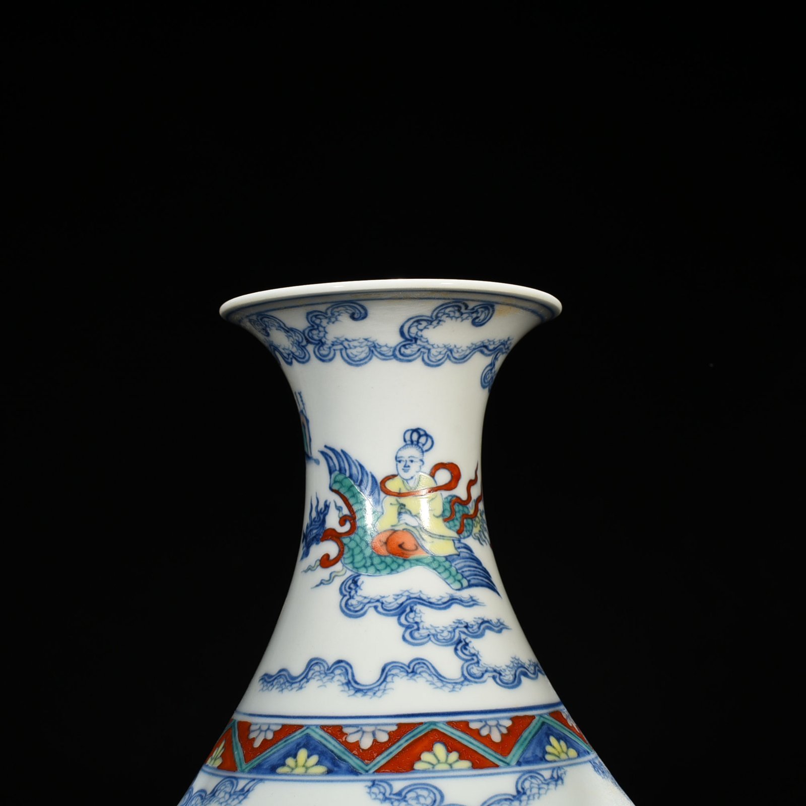 Ming Dynasty Chenghua doucai jade pot spring vase