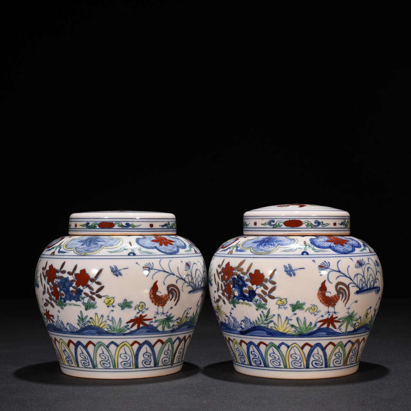 Ming Dynasty Chenghua Doucai family portrait hen pattern Tianzi jar