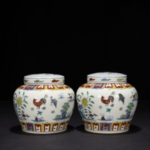 Ming Dynasty Chenghua Doucai family portrait pattern sky-shaped jar