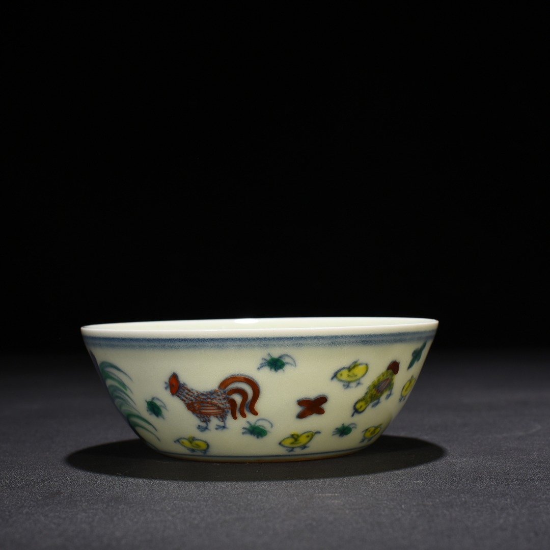 Ming Dynasty Chenghua Doucai family portrait chicken pattern lying foot bowl
