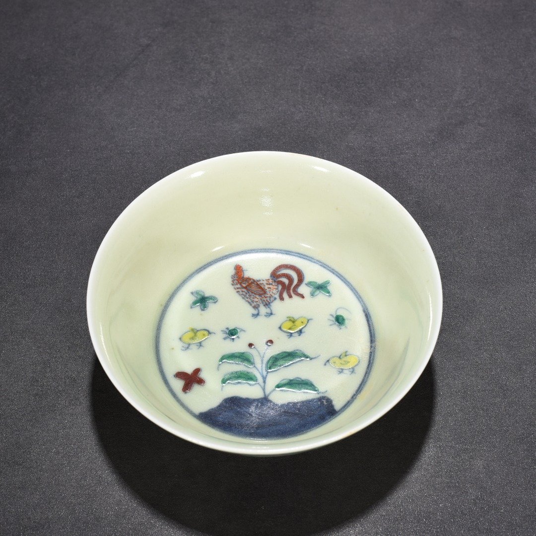 Ming Dynasty Chenghua Doucai family portrait chicken pattern lying foot bowl