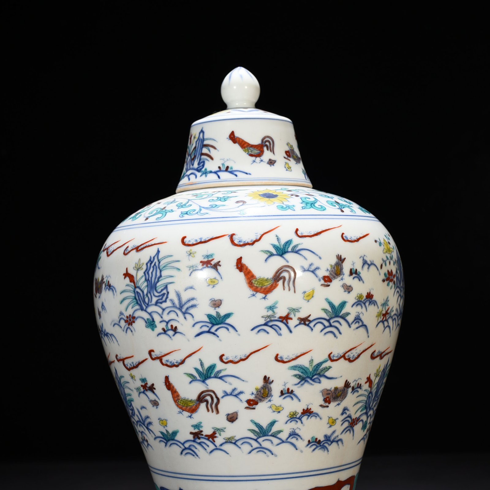 Ming Dynasty Chenghua Doucai Family Portrait Plum Vase with Chicken Pattern