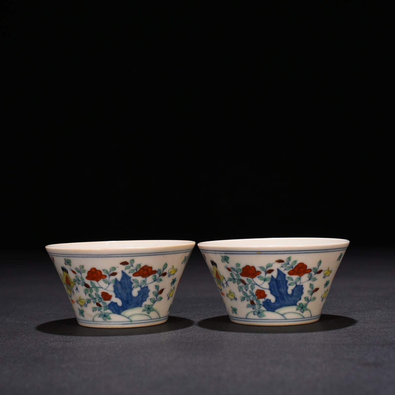 Ming Dynasty Chenghua Doucai Family Portrait Chicken Pattern Horseshoe Cup