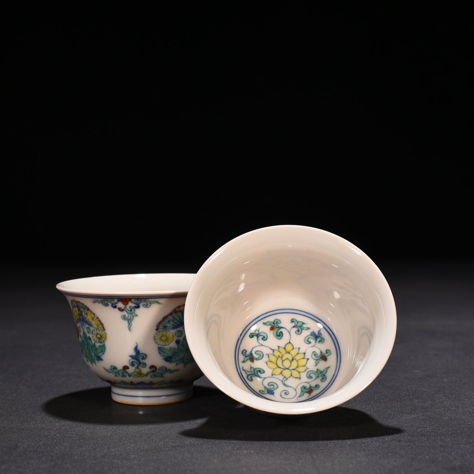 Ming Dynasty Chenghua Dou Cai Tuan Flower Butterfly Love Pattern Cup