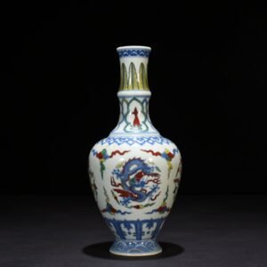 Ming Dynasty Chenghua Dou Cai Tuan dragon pattern vase