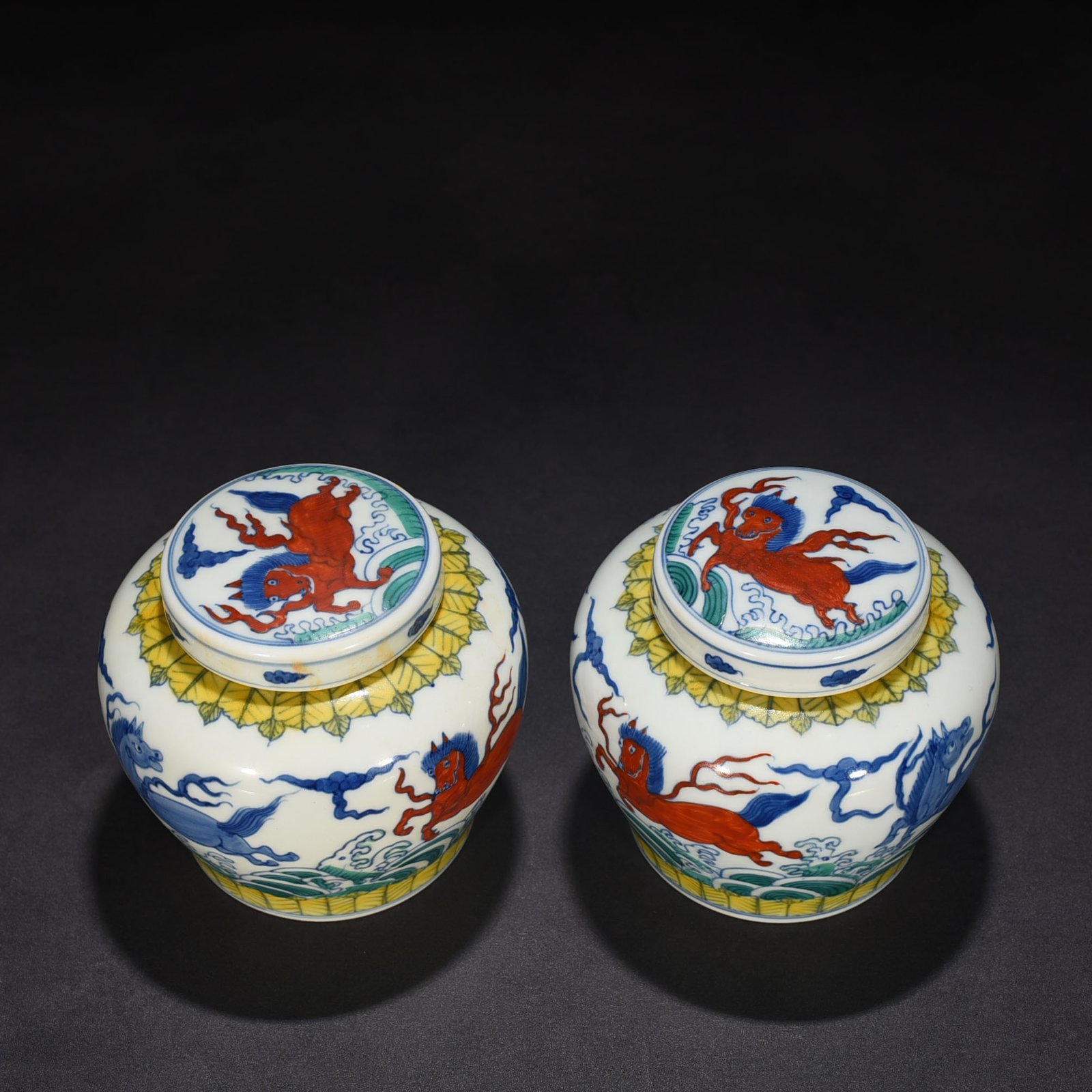 Ming Dynasty Chenghua Dou Cai Tianma pattern Tianzi jar