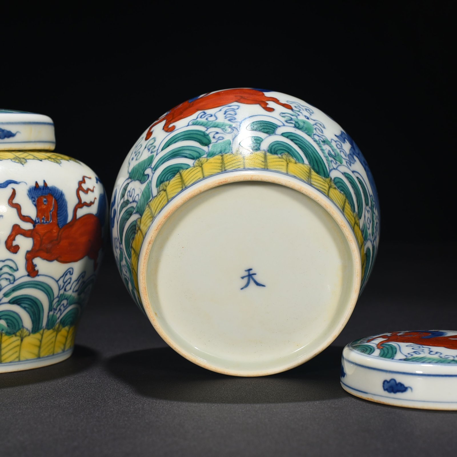Ming Dynasty Chenghua Dou Cai Tianma pattern Tianzi jar