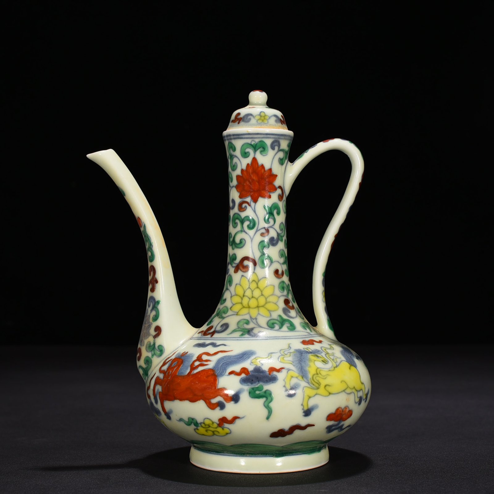Ming Dynasty Chenghua Dou Cai Pegasus pattern ewer