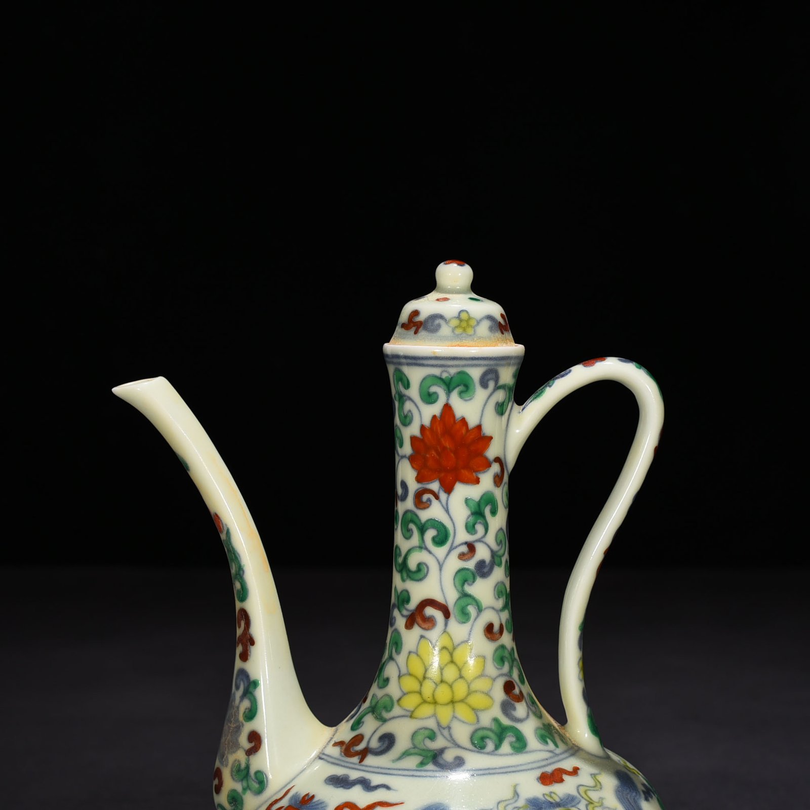 Ming Dynasty Chenghua Dou Cai Pegasus pattern ewer