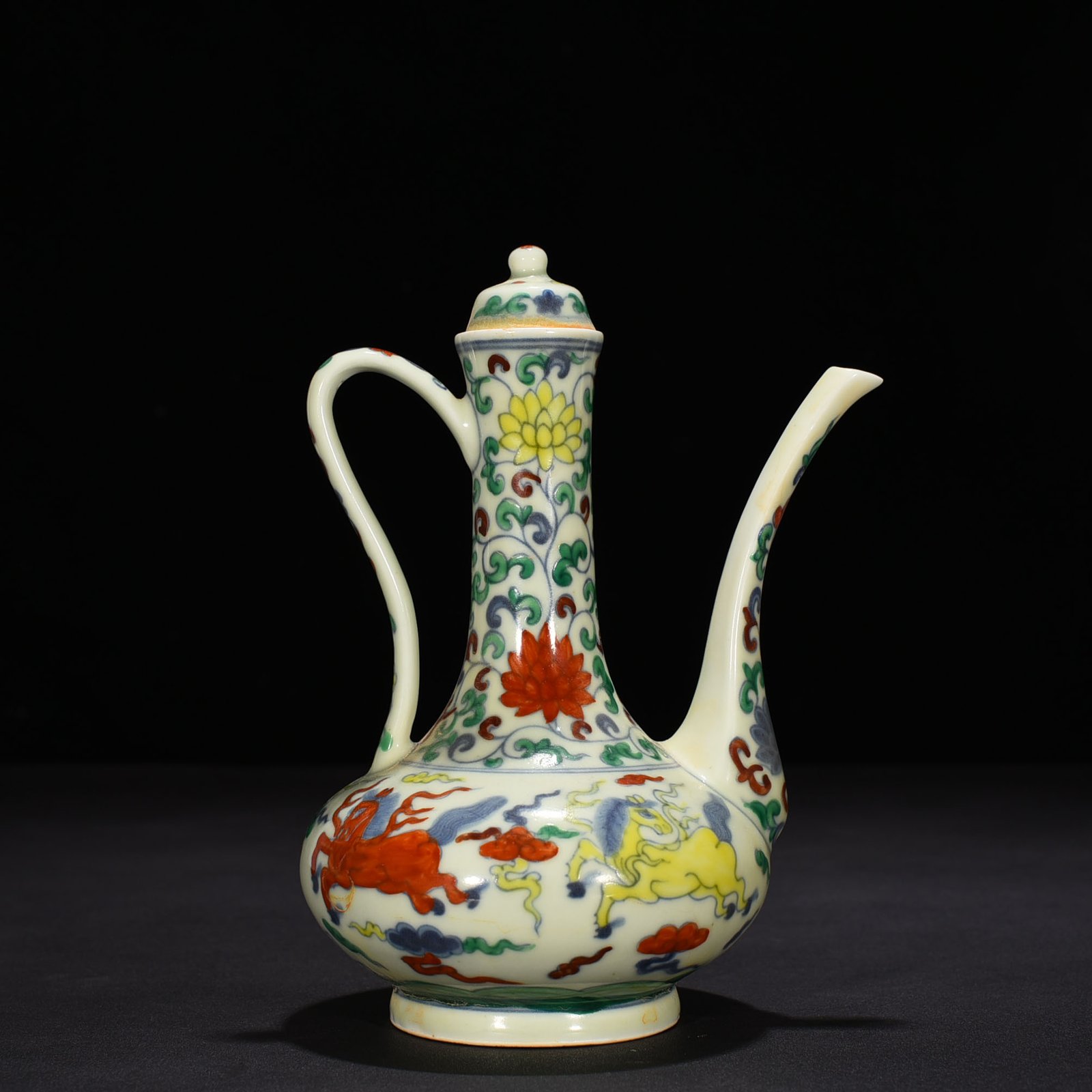 Ming Dynasty Chenghua Dou Cai Pegasus pattern ewer