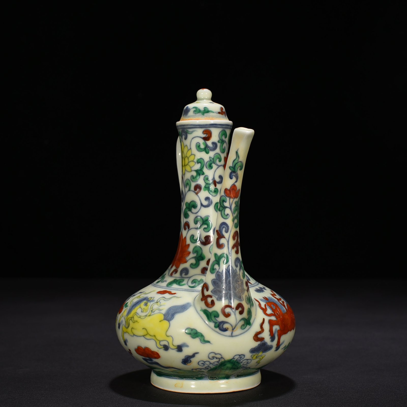 Ming Dynasty Chenghua Dou Cai Pegasus pattern ewer