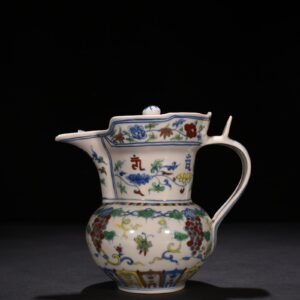 Ming Dynasty Chenghua doucai colorful purple Wan Guifei style monk's hat pot