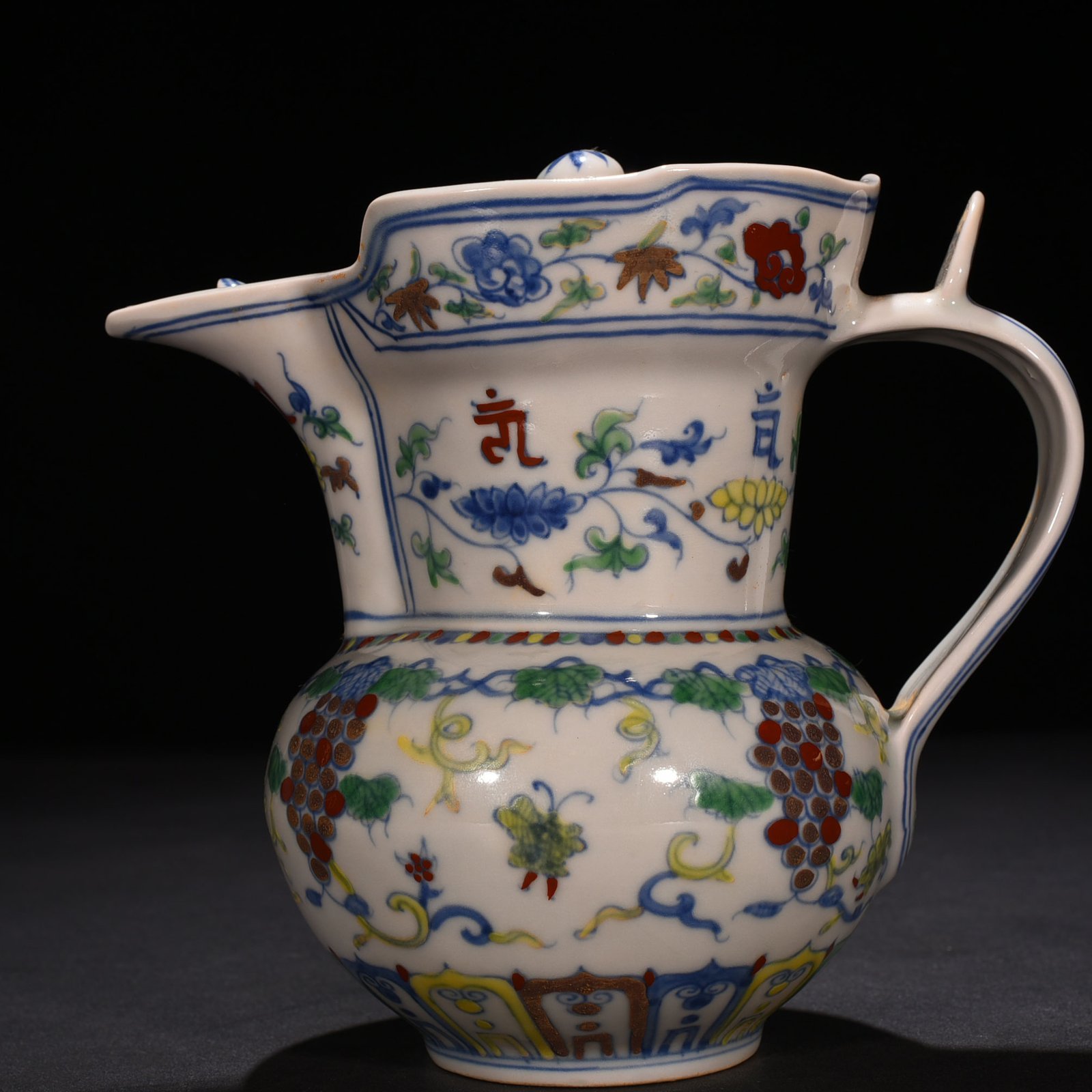 Ming Dynasty Chenghua doucai colorful purple Wan Guifei style monk’s hat pot