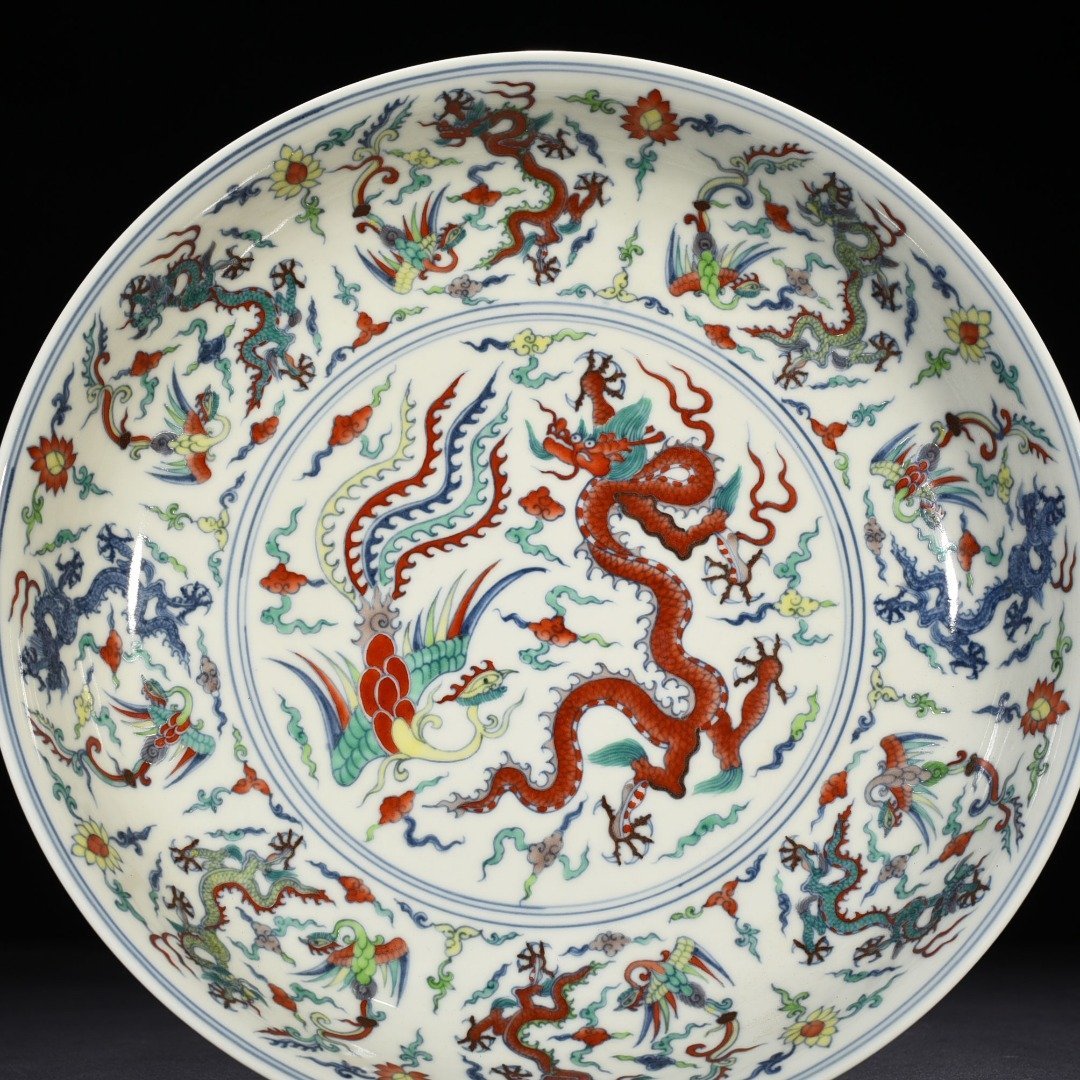 Ming Dynasty Chenghua Doucai colorful nine dragon and nine phoenix pattern dish
