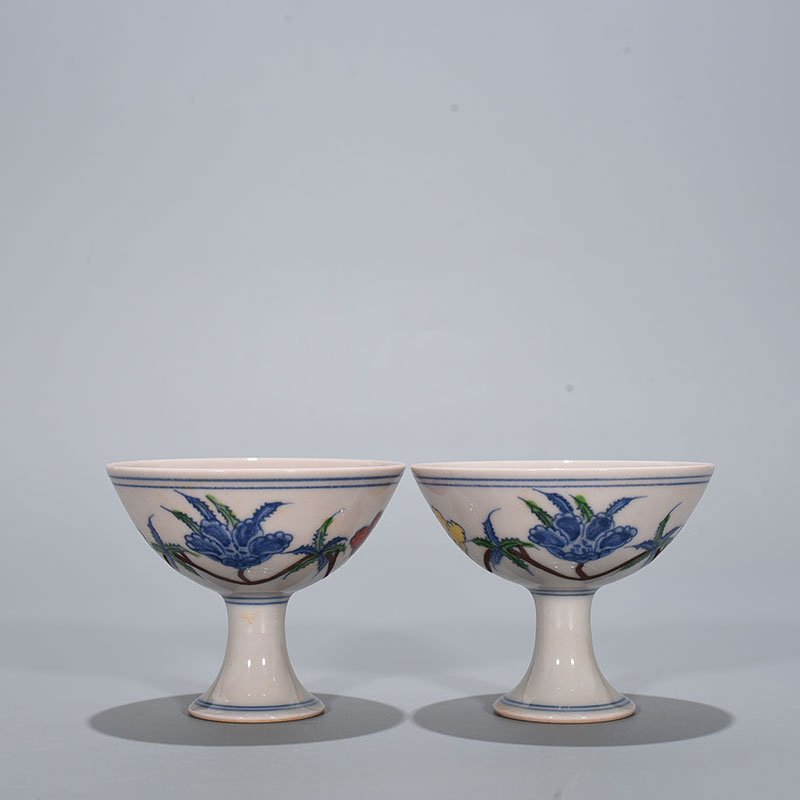 Ming Dynasty Chenghua doucai purple okra pattern stem cup