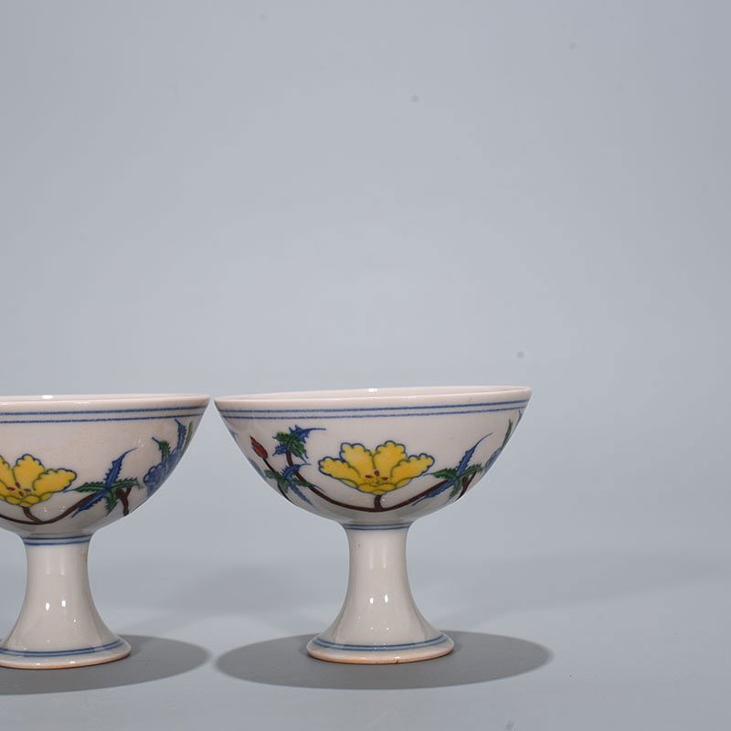 Ming Dynasty Chenghua doucai purple okra pattern stem cup