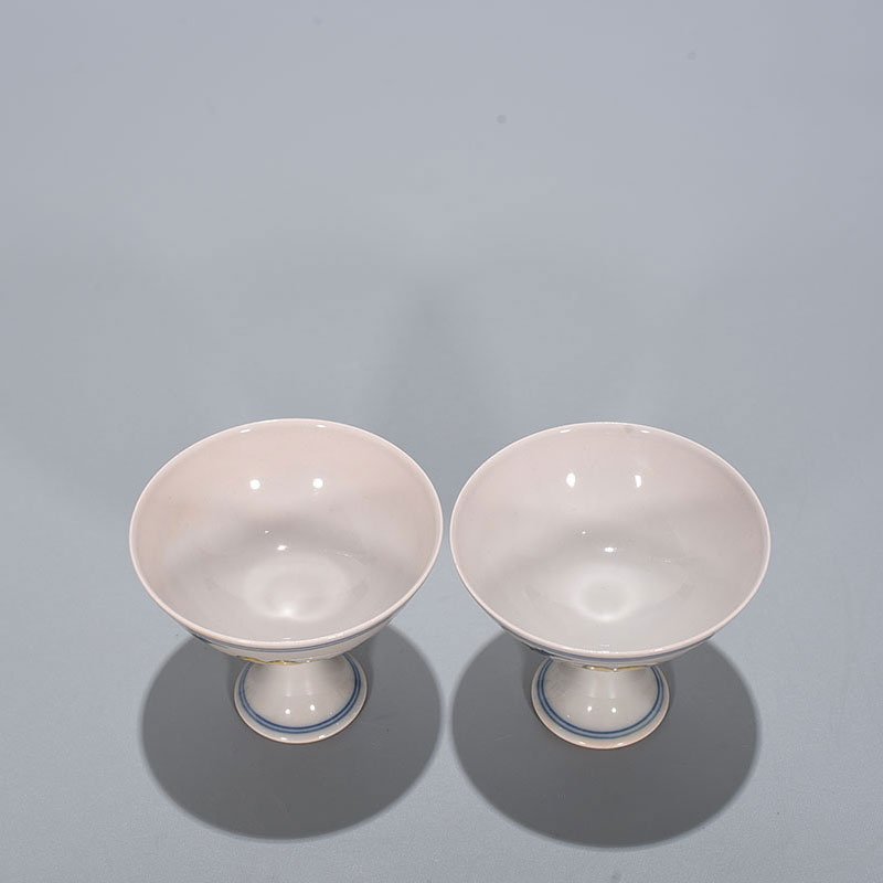 Ming Dynasty Chenghua doucai purple okra pattern stem cup