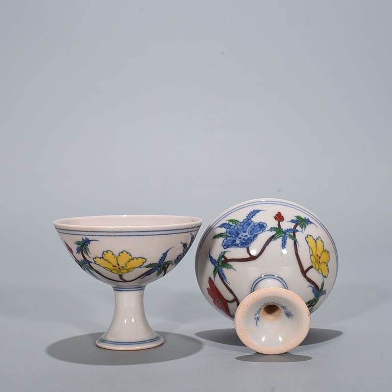 Ming Dynasty Chenghua doucai purple okra pattern stem cup