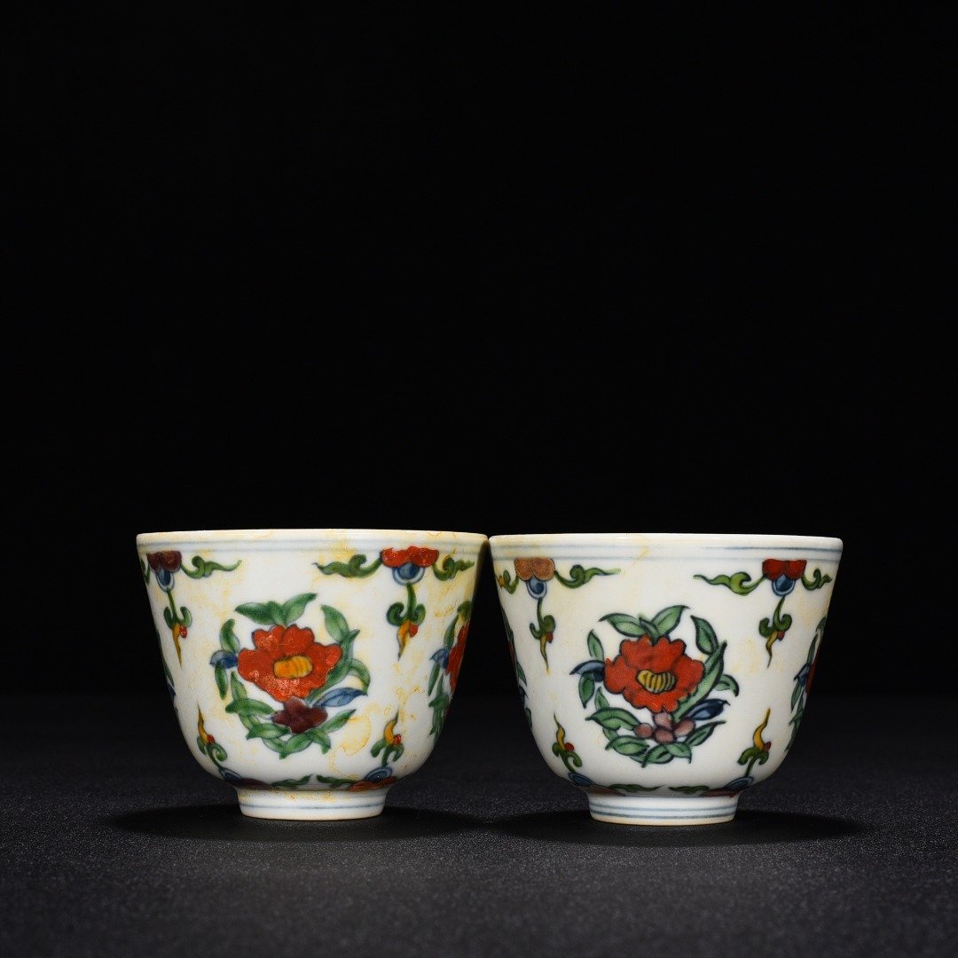 Ming Dynasty Chenghua Dou Cai purple flower pattern cup