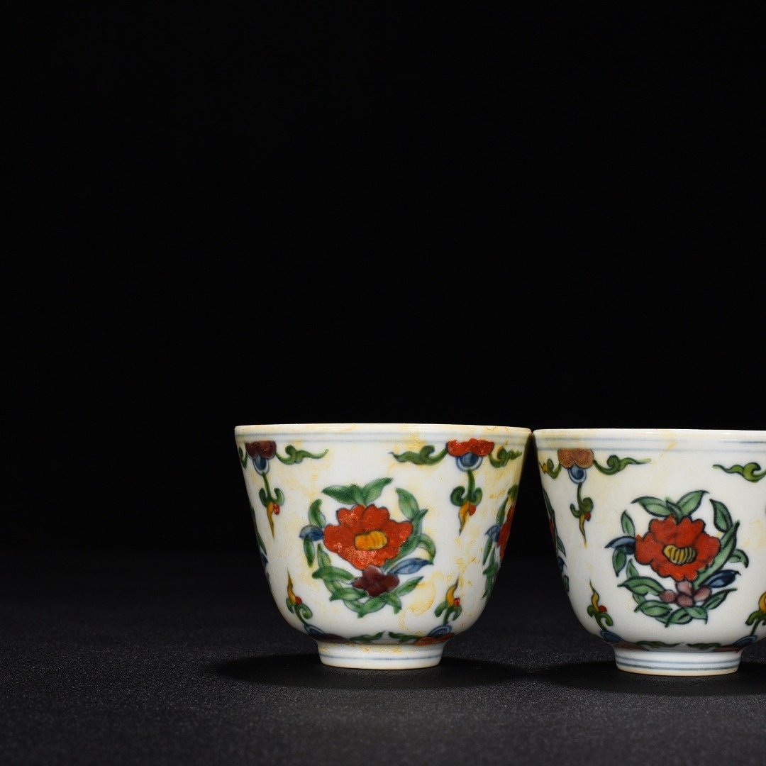 Ming Dynasty Chenghua Dou Cai purple flower pattern cup
