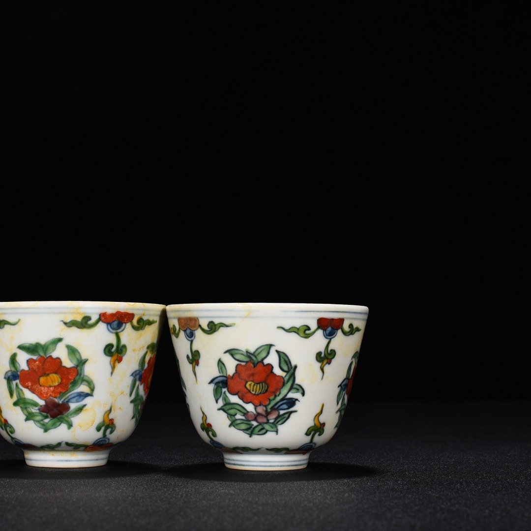 Ming Dynasty Chenghua Dou Cai purple flower pattern cup
