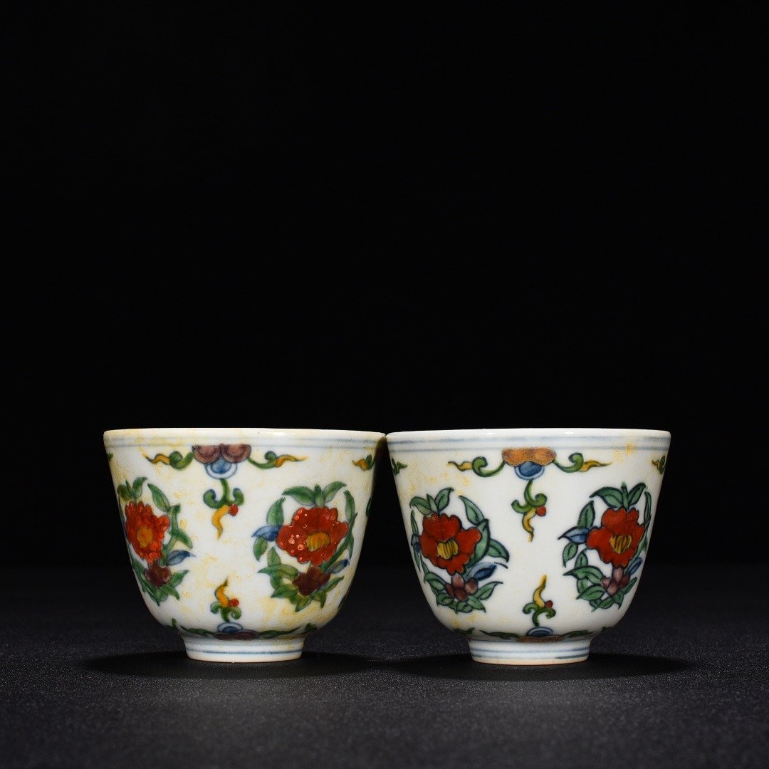 Ming Dynasty Chenghua Dou Cai purple flower pattern cup