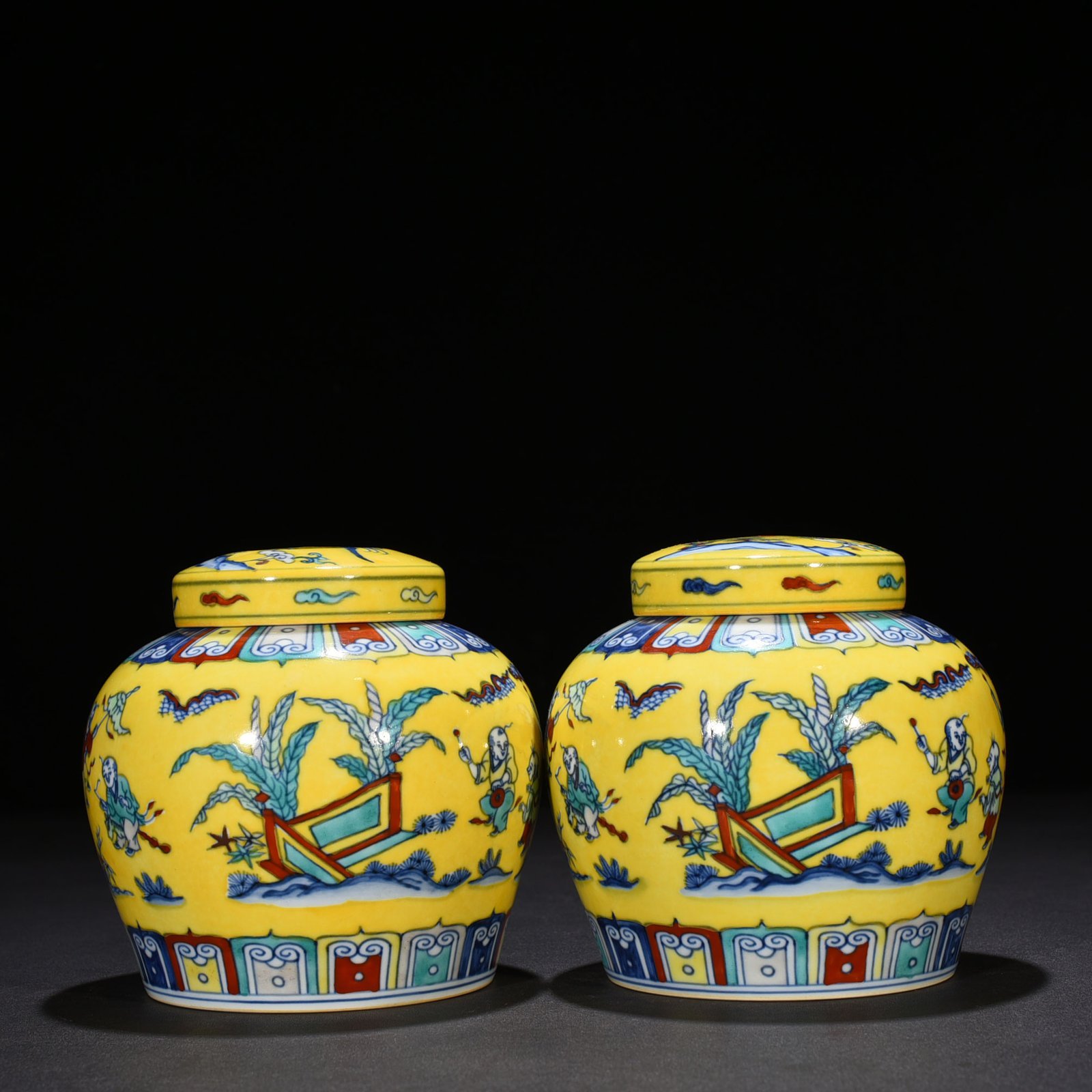Ming Dynasty Chenghua Doucai Jiaoyang glazed Tianzi jar with baby play pattern