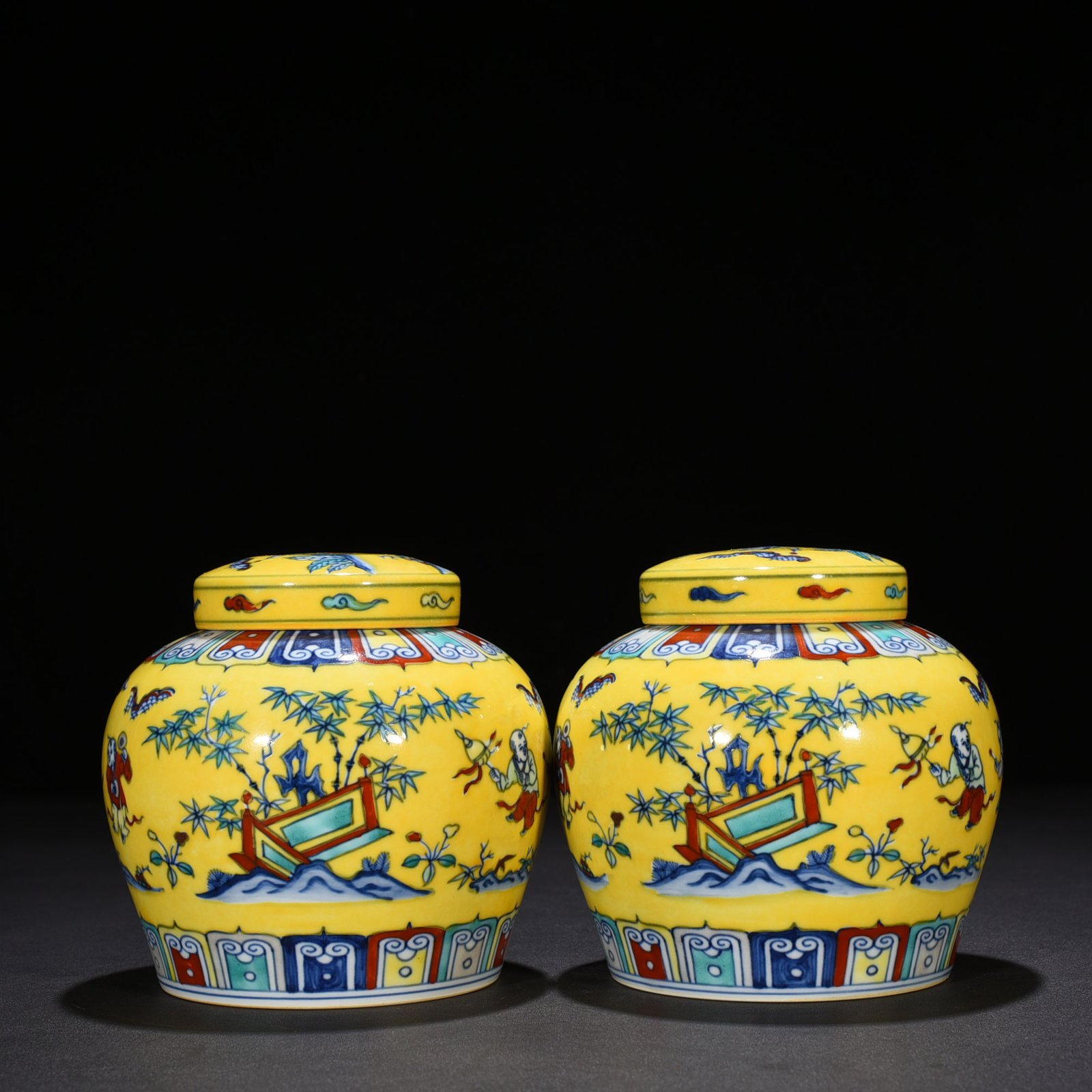 Ming Dynasty Chenghua Doucai Jiaoyang glazed Tianzi jar with baby play pattern