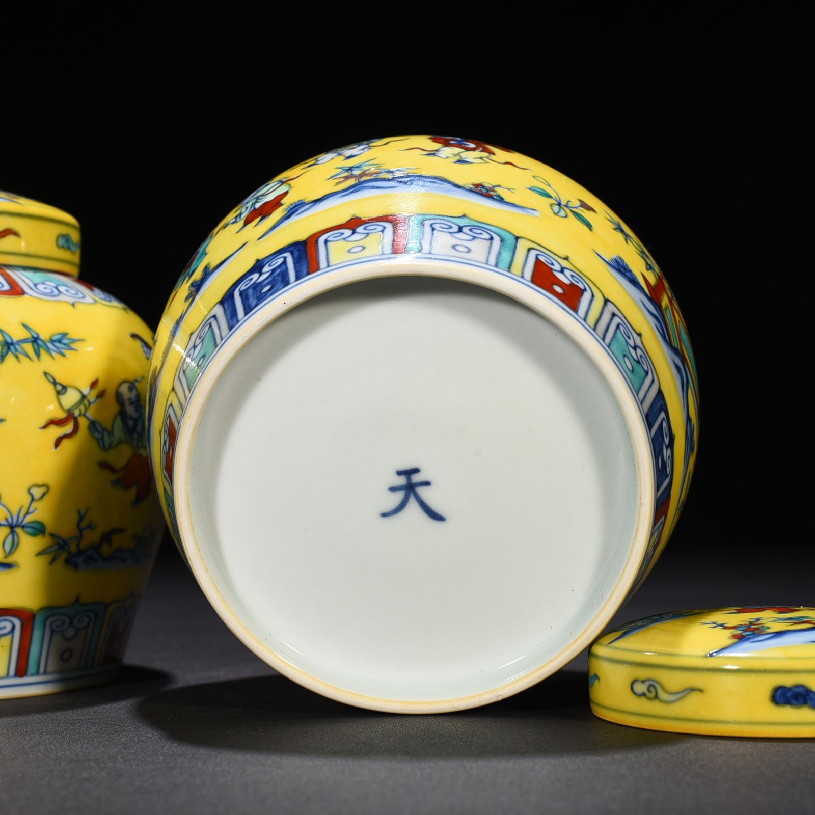 Ming Dynasty Chenghua Doucai Jiaoyang glazed Tianzi jar with baby play pattern