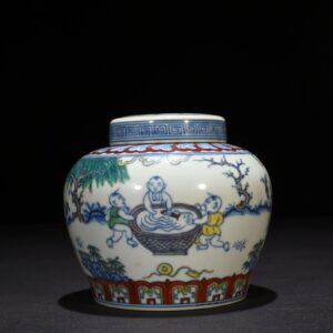 Ming Dynasty Chenghua Dou colorful baby playing pattern lid jar
