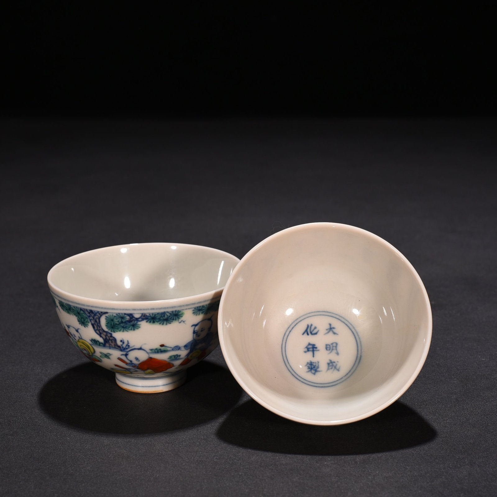 Ming Dynasty Chenghua Dou Colorful Infant Play Pattern Chicken Heart Cup