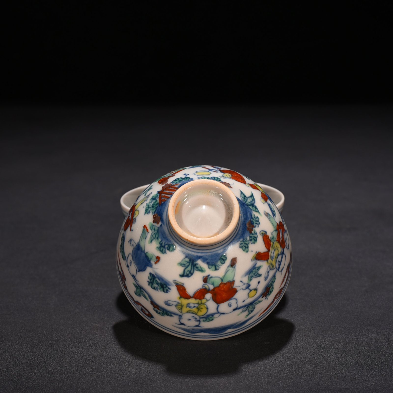 Ming Dynasty Chenghua Dou Colorful Infant Play Pattern Chicken Heart Cup