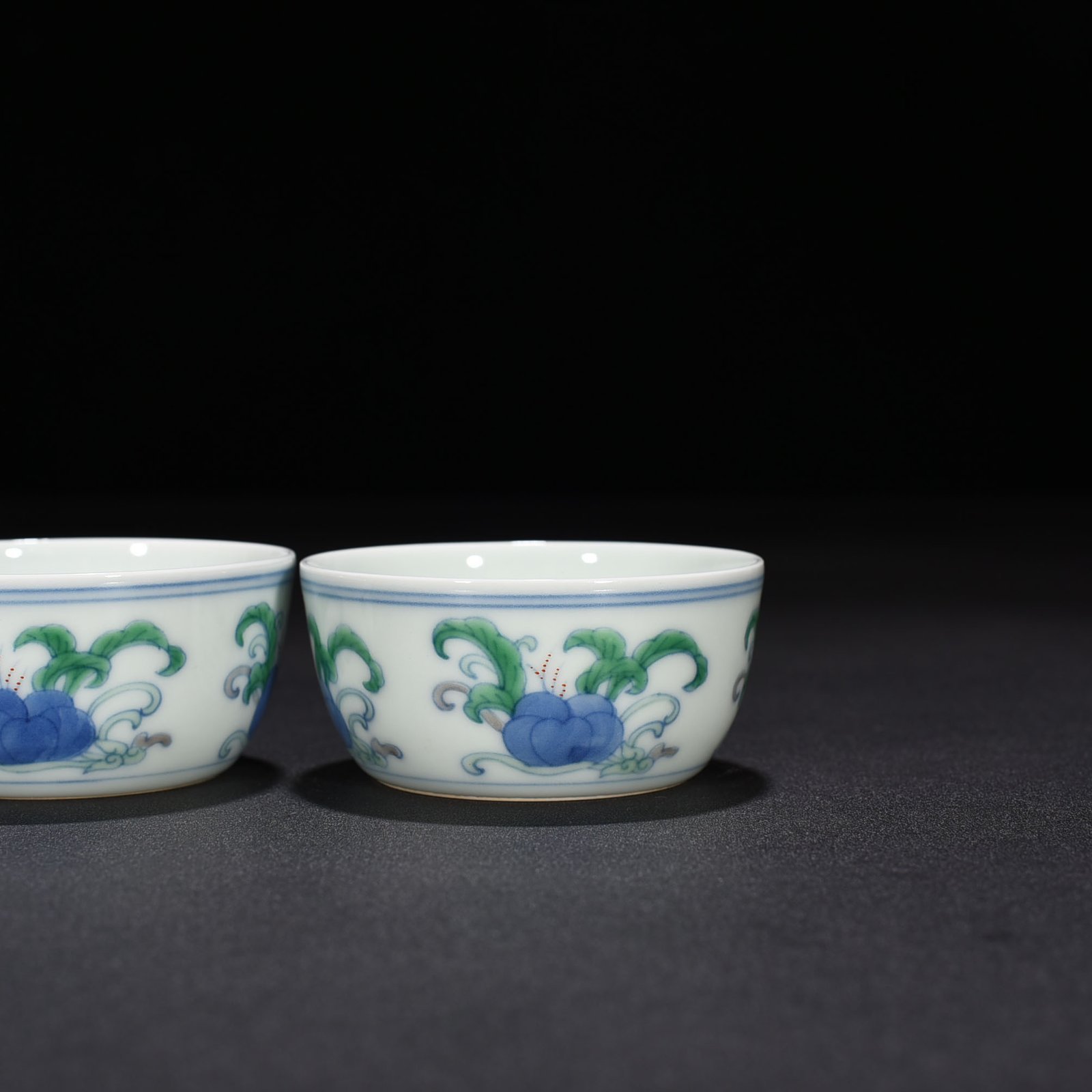Ming Dynasty Chenghua doucai cup with folded branches and floral patterns