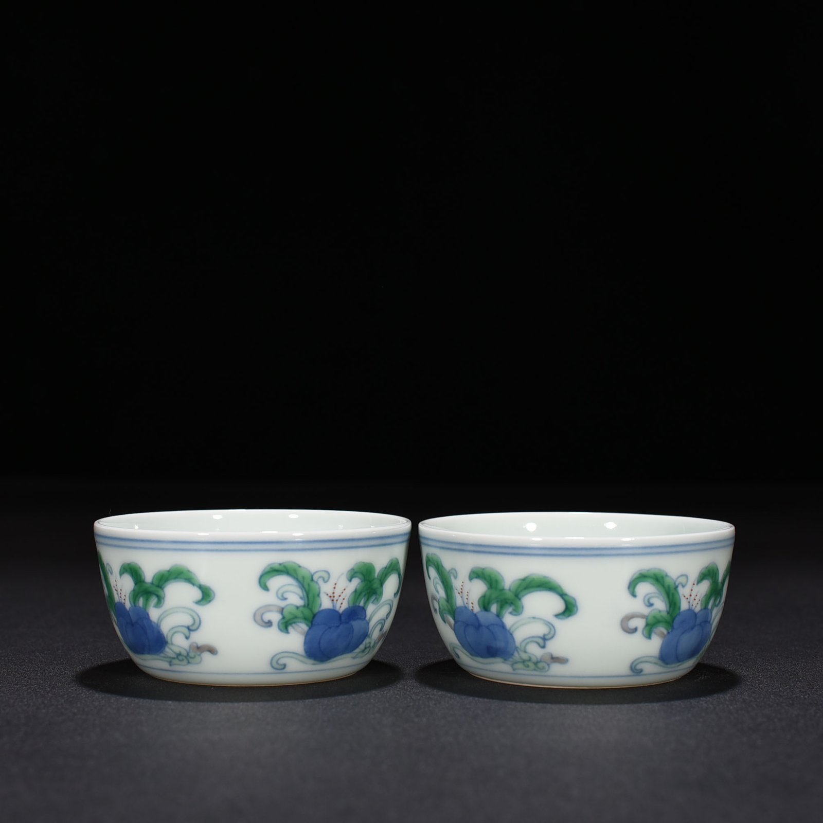Ming Dynasty Chenghua doucai cup with folded branches and floral patterns