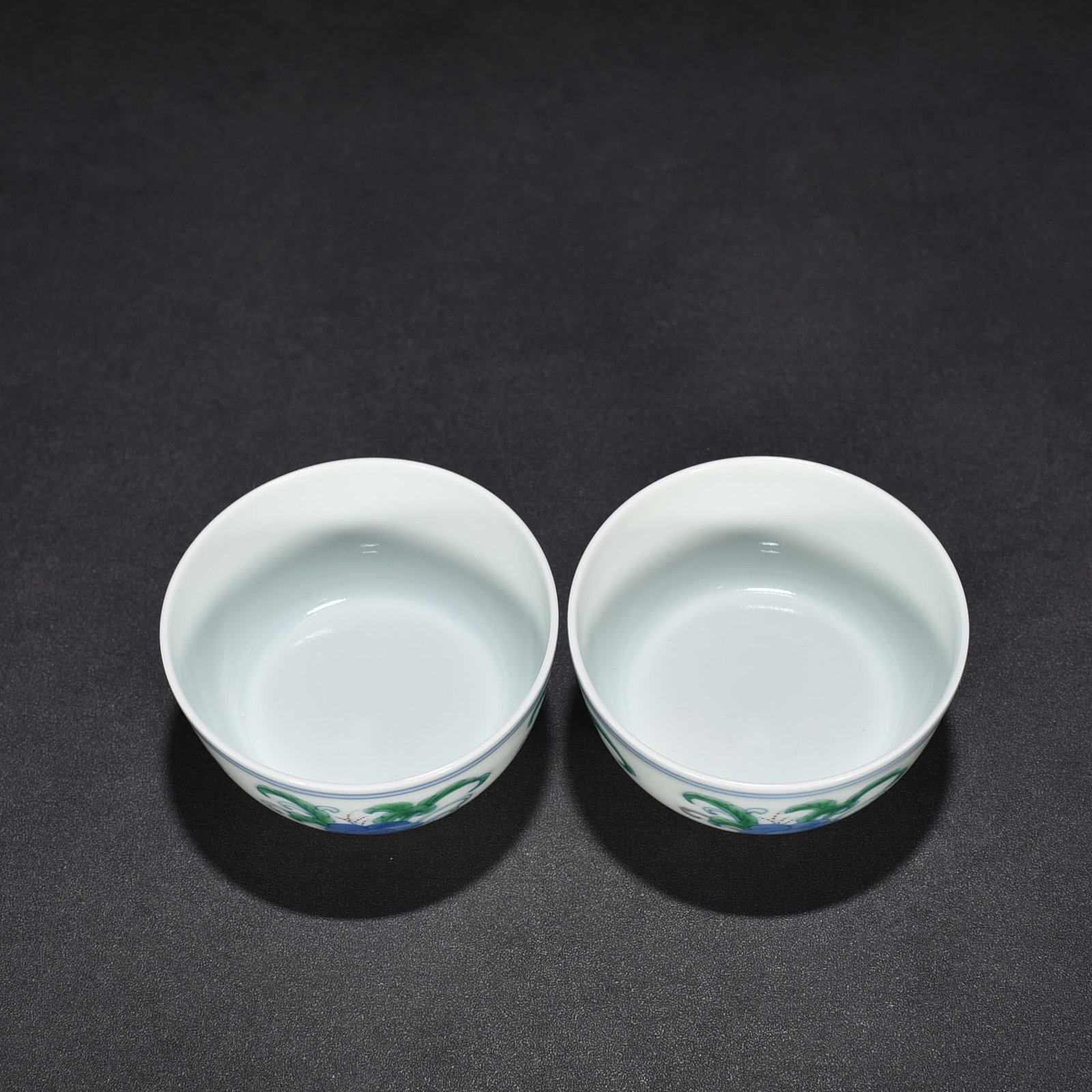 Ming Dynasty Chenghua doucai cup with folded branches and floral patterns