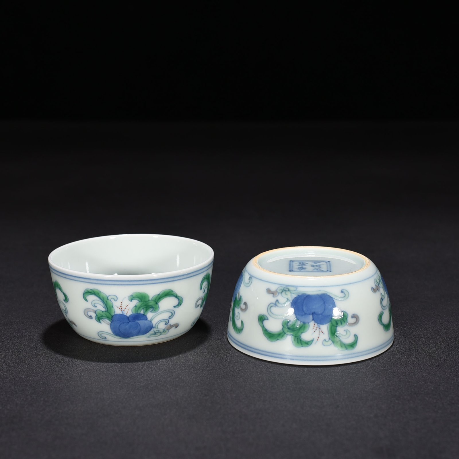 Ming Dynasty Chenghua doucai cup with folded branches and floral patterns